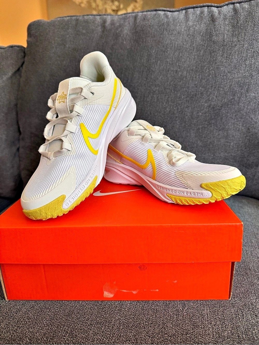 Nike Star Runner 4 NN PS Athletic Shoes White & Yellow US 15
